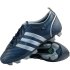 Attrezzature sportive da calcio scarpe Adidas